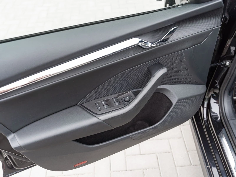 Skoda Octavia SCOUT/200HP/2.0TDI/DSG/4X4/CAM/KEY-LESS/402v, снимка 16 - Автомобили и джипове - 50257761