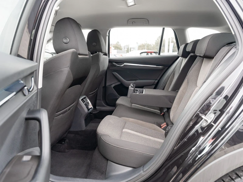 Skoda Octavia SCOUT/200HP/2.0TDI/DSG/4X4/CAM/KEY-LESS/402v, снимка 12 - Автомобили и джипове - 50257761