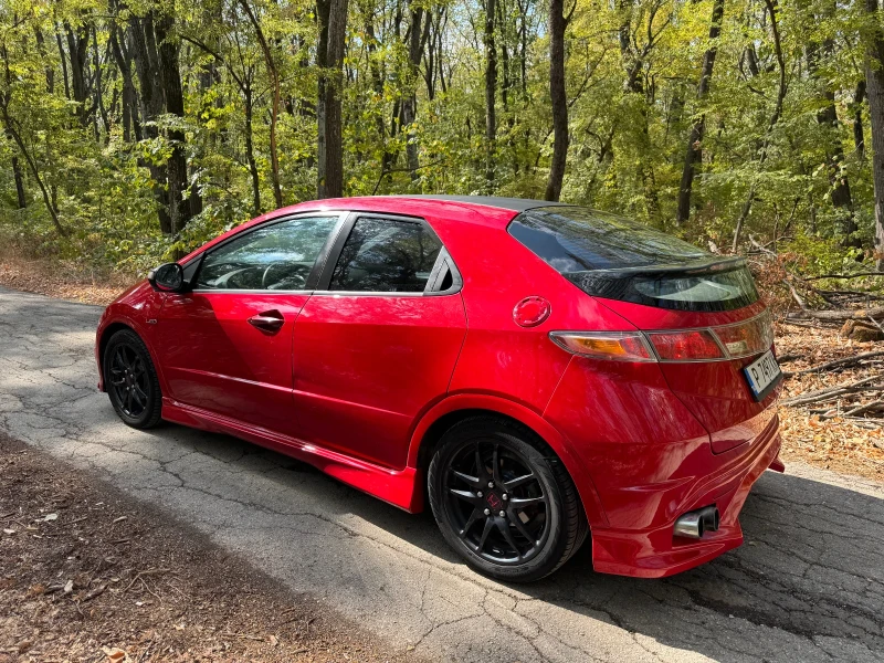 Honda Civic 1.8 V-TEC, снимка 7 - Автомобили и джипове - 51912413