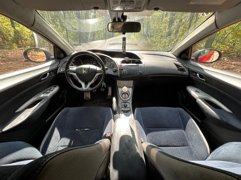 Honda Civic 1.8 V-TEC, снимка 9 - Автомобили и джипове - 51912413