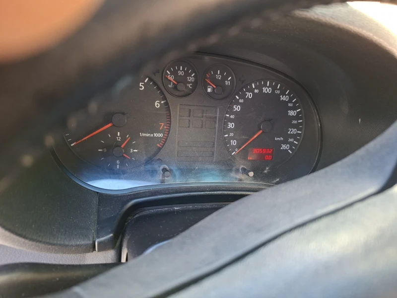 Audi A3 1.6 Бензин -Газ , снимка 12 - Автомобили и джипове - 52110446