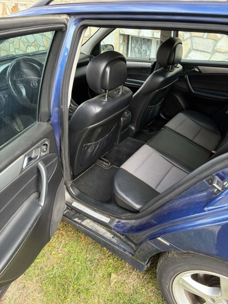Mercedes-Benz C 200, снимка 3 - Автомобили и джипове - 52184810