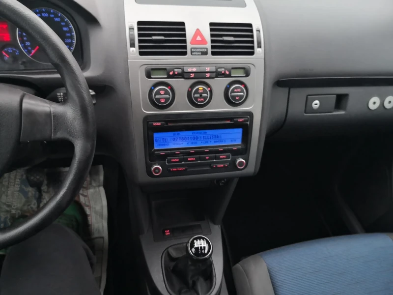 VW Touran 1.9TDI 90PS, снимка 7 - Автомобили и джипове - 52886793