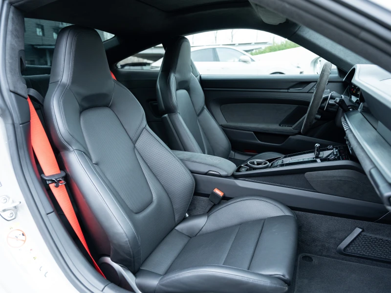 Porsche 911 Carrera 4 GTS Coupe, снимка 14 - Автомобили и джипове - 53235536