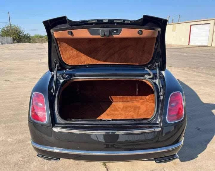 Bentley Mulsanne * 4dr Sdn * PANO* KEYLESS* ПОДГРЕВ* , снимка 11 - Автомобили и джипове - 54039000