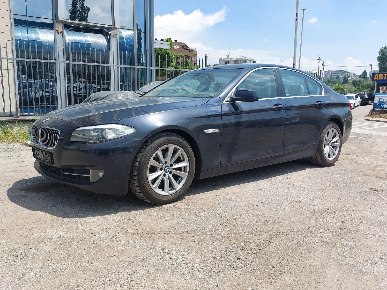 BMW 523 3.0i 24v 204кс AUTOMATIC TOP-ИЗПЪЛНЕНИЕ КОЖА NAVI - изображение 3