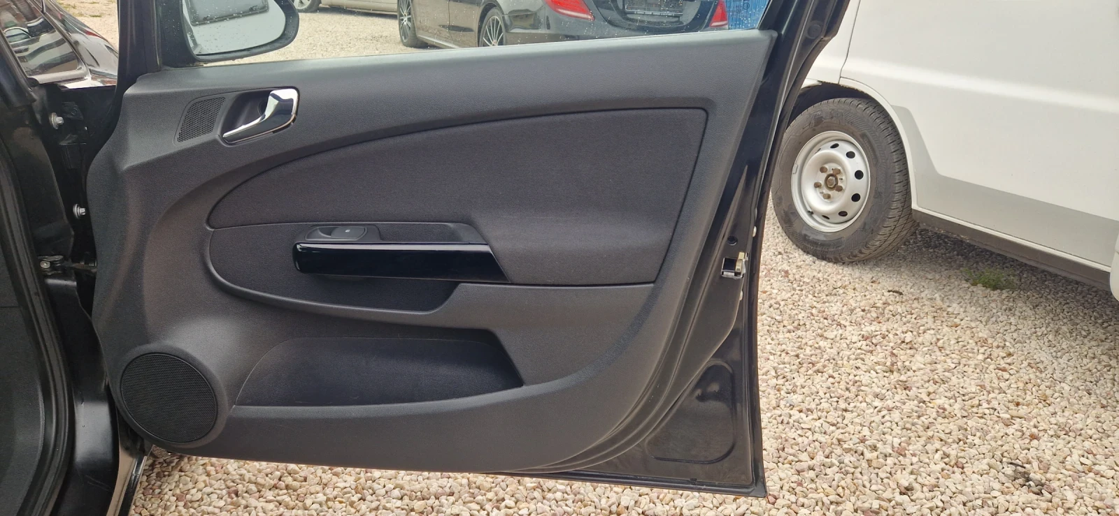 Opel Corsa 1.3 CDTI-NAVI-FACELIFT EURO 5B | Mobile.bg — изображение 11
