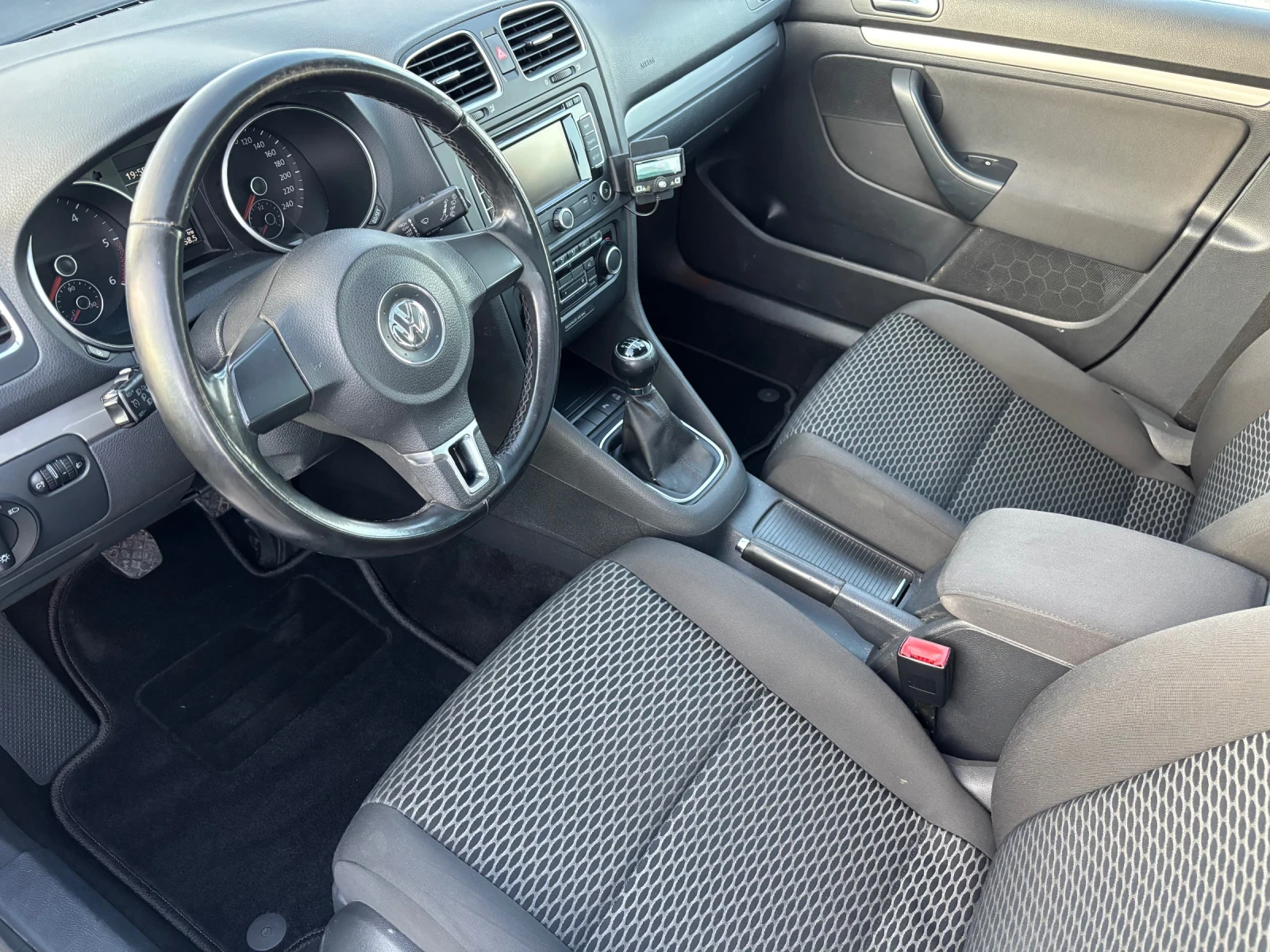 VW Golf 1.6 tdi 105к.с. - изображение 10