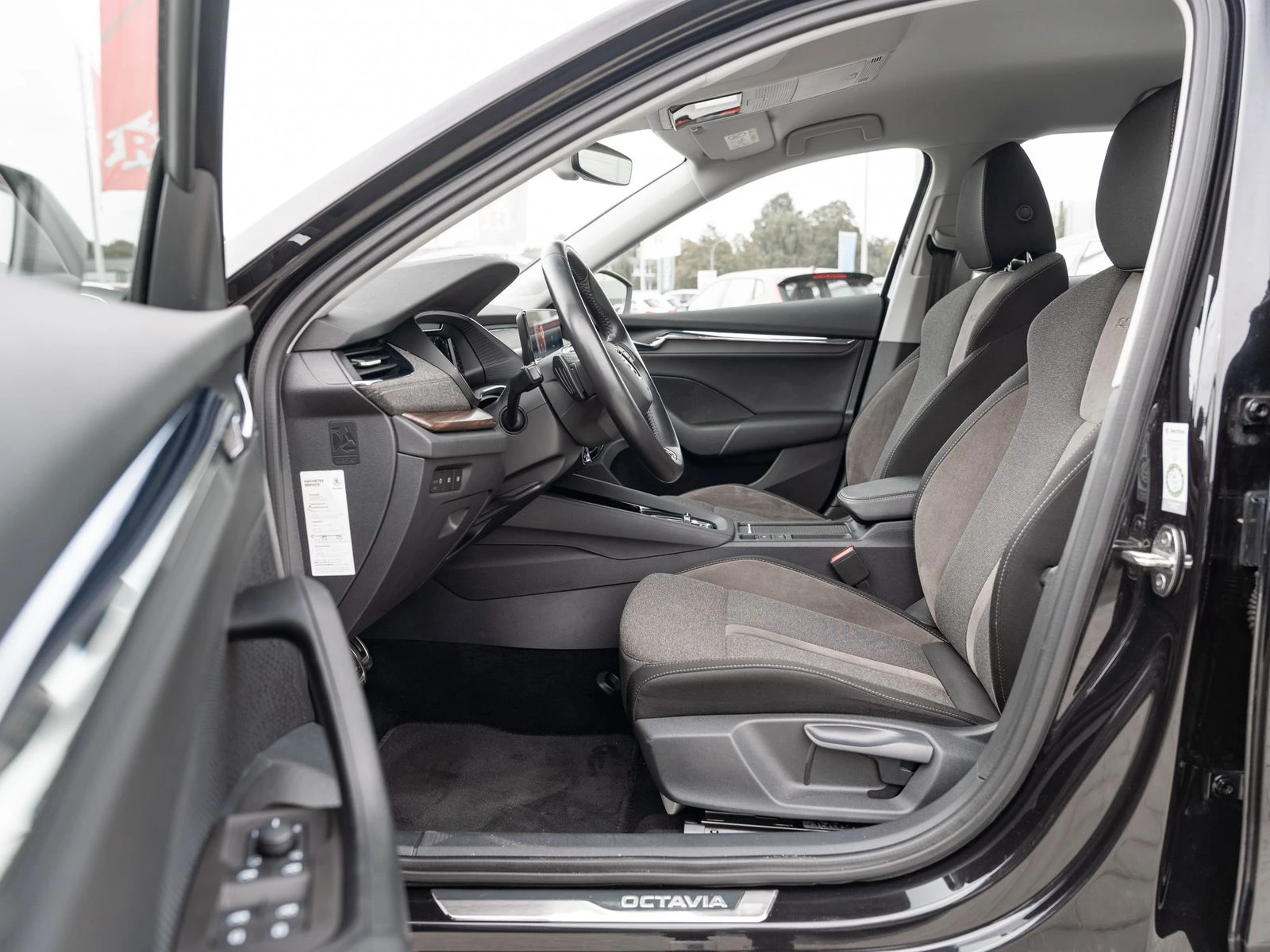 Skoda Octavia SCOUT/200HP/2.0TDI/DSG/4X4/CAM/KEY-LESS/402v | Mobile.bg   11