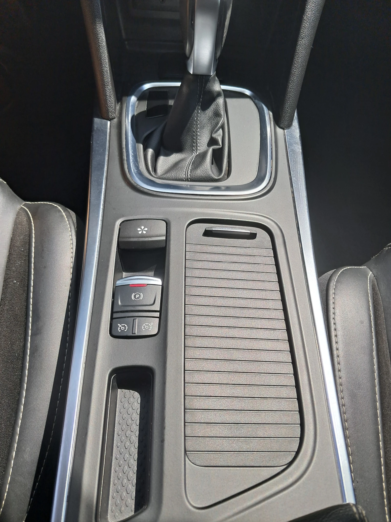 Renault Megane 1.5dci, 4000лв. бонус - изображение 10