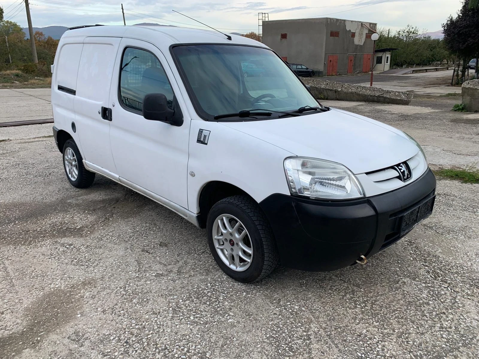 Peugeot Partner 1.9 дизел странична врата отваряем покрив | Mobile.bg — изображение 3
