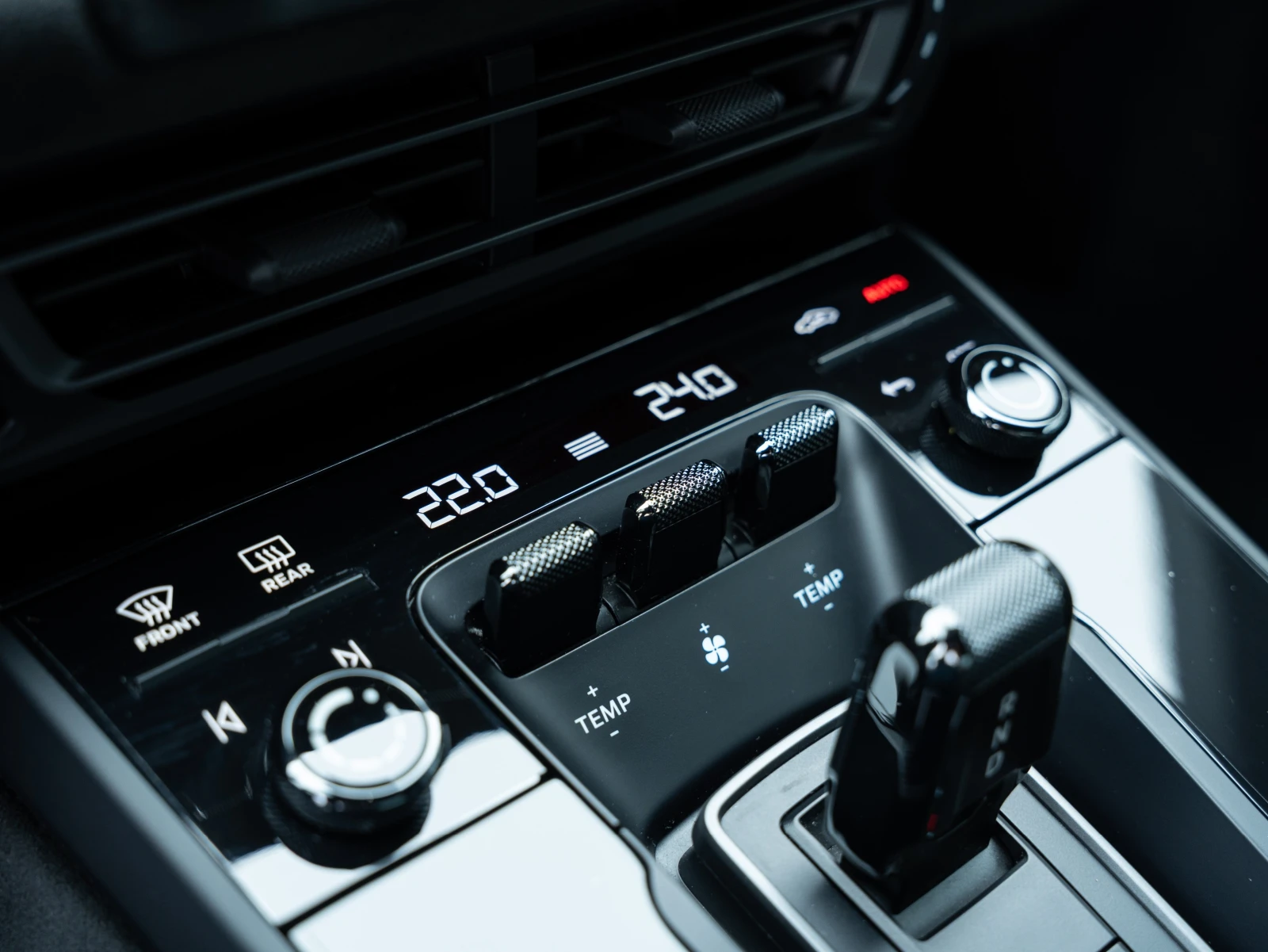 Porsche 911 Carrera 4 GTS Coupe - изображение 10