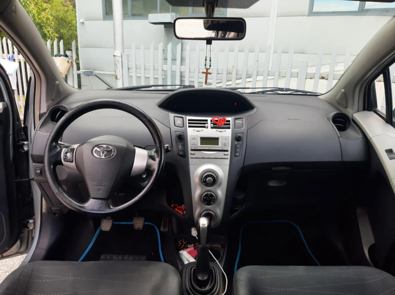 Toyota Yaris, снимка 5 - Автомобили и джипове - 53767101