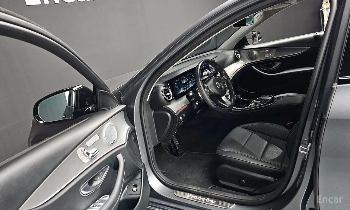 Mercedes-Benz E 300, снимка 10 - Автомобили и джипове - 54072148