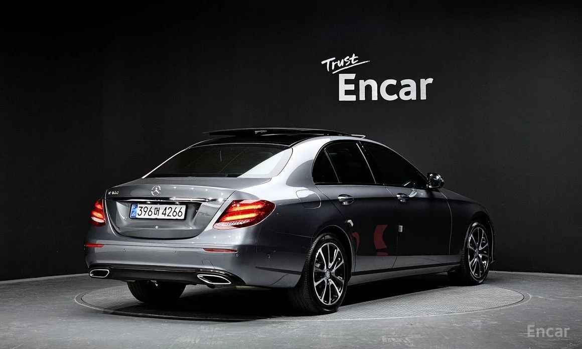 Mercedes-Benz E 300, снимка 2 - Автомобили и джипове - 54072148