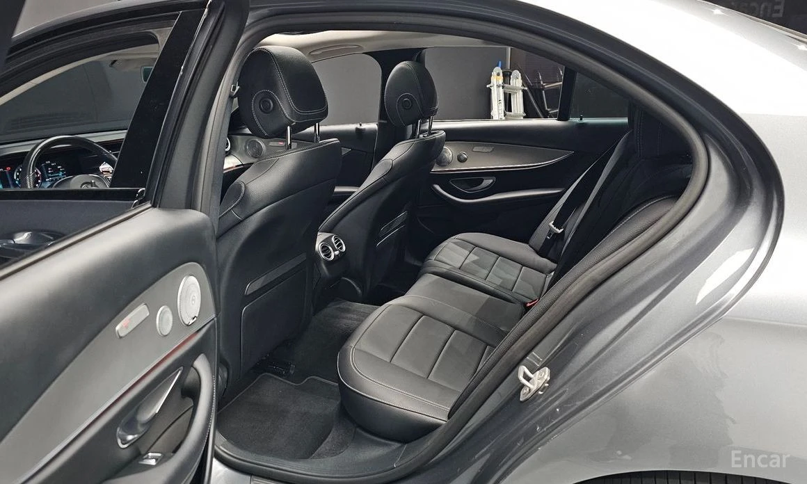 Mercedes-Benz E 300, снимка 11 - Автомобили и джипове - 54072148