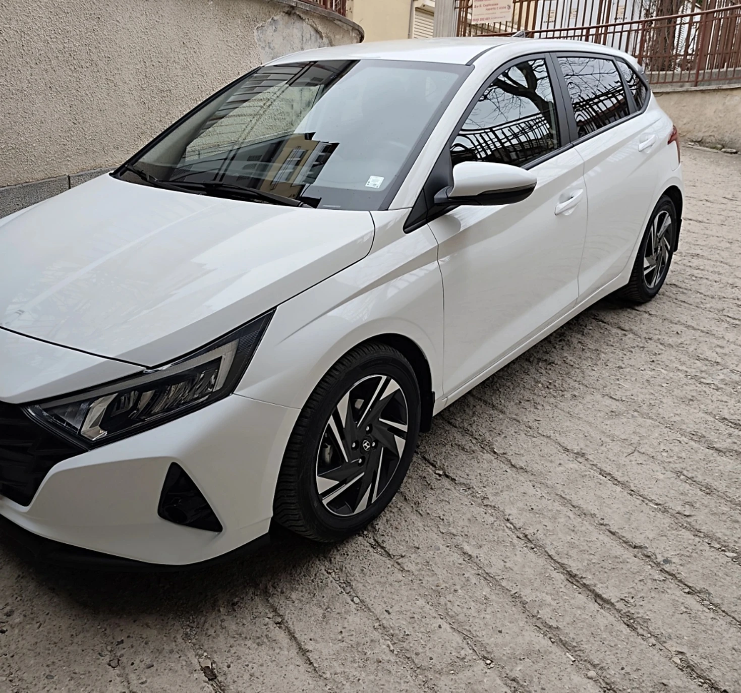 Hyundai I20 EXCLUSIVE, снимка 3 - Автомобили и джипове - 54273269