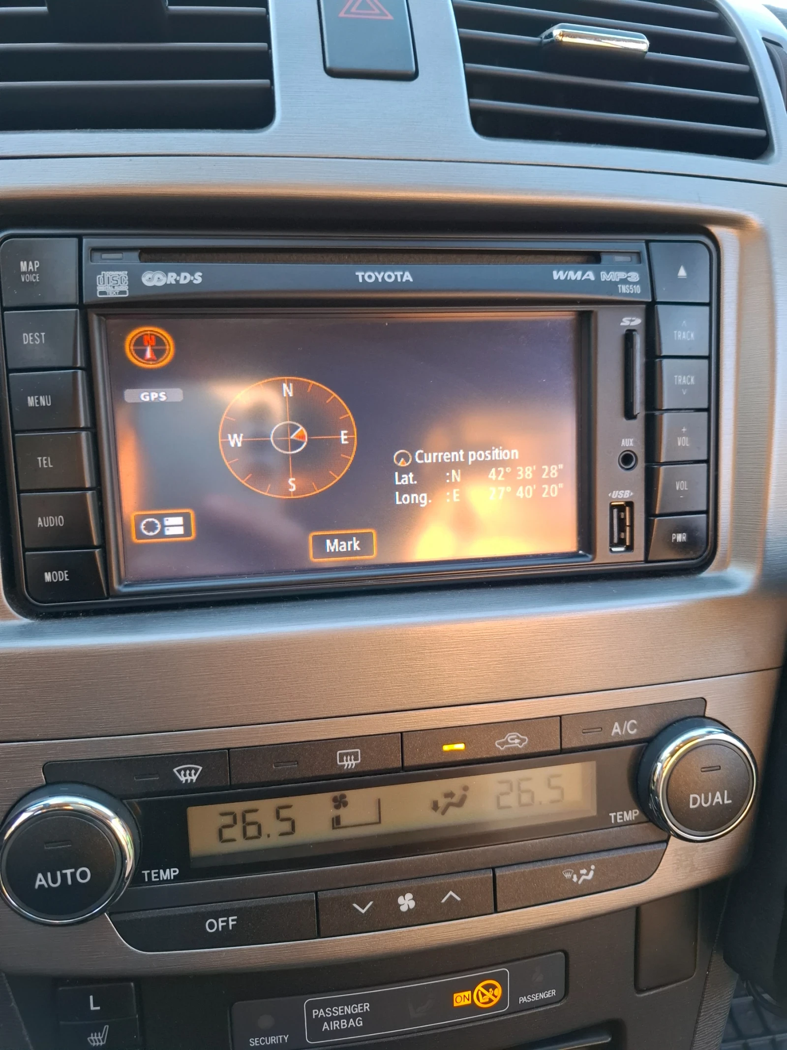 Toyota Avensis Т27, снимка 6 - Автомобили и джипове - 54348805