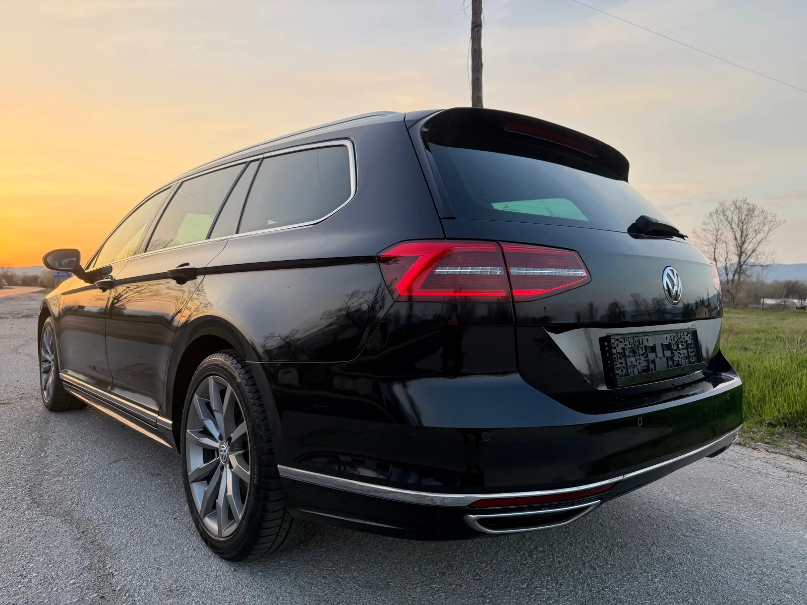 VW Passat 2.0TDI 190HP R-line DSG , снимка 3 - Автомобили и джипове - 54416861
