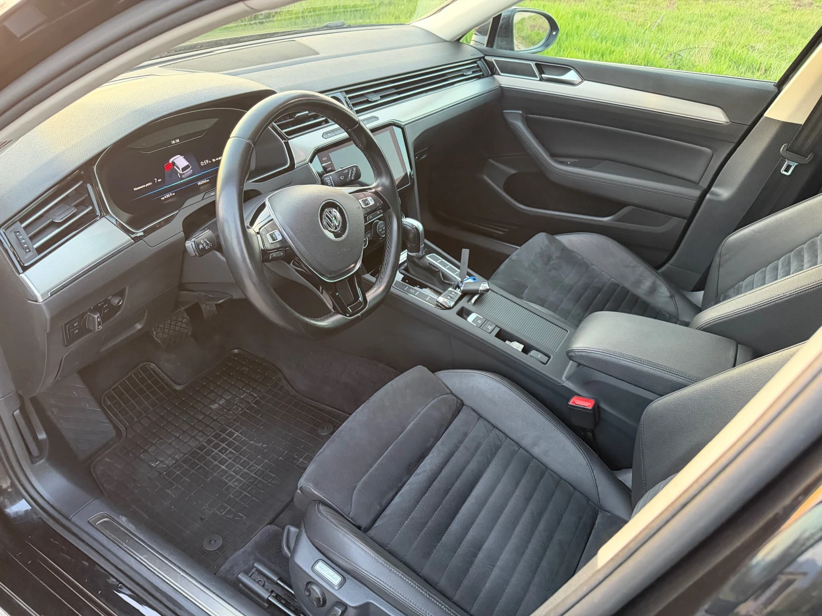 VW Passat 2.0TDI 190HP R-line DSG , снимка 9 - Автомобили и джипове - 54416861