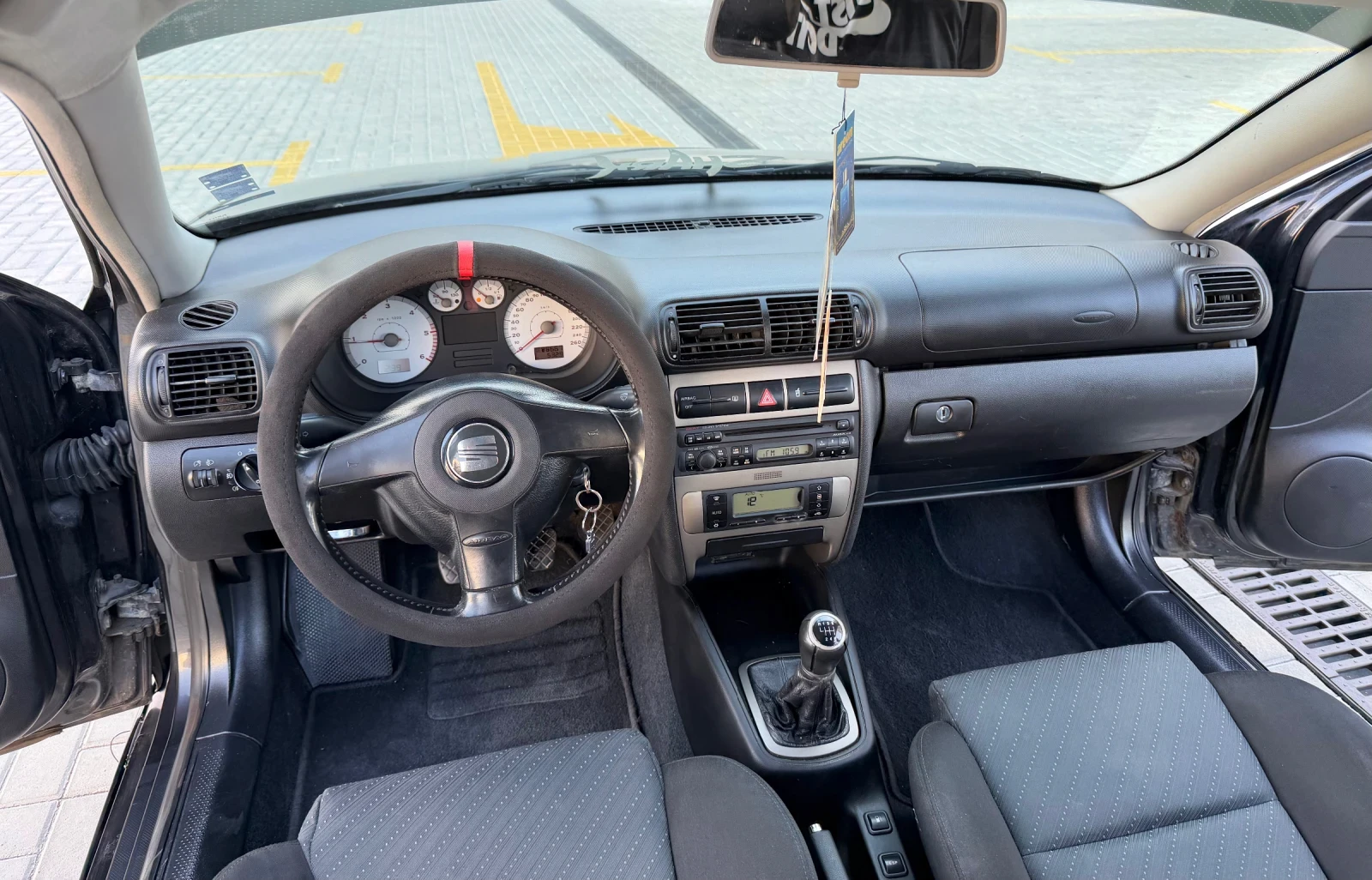 Seat Leon 1.9 ARL FR 6-ск, снимка 10 - Автомобили и джипове - 55072382