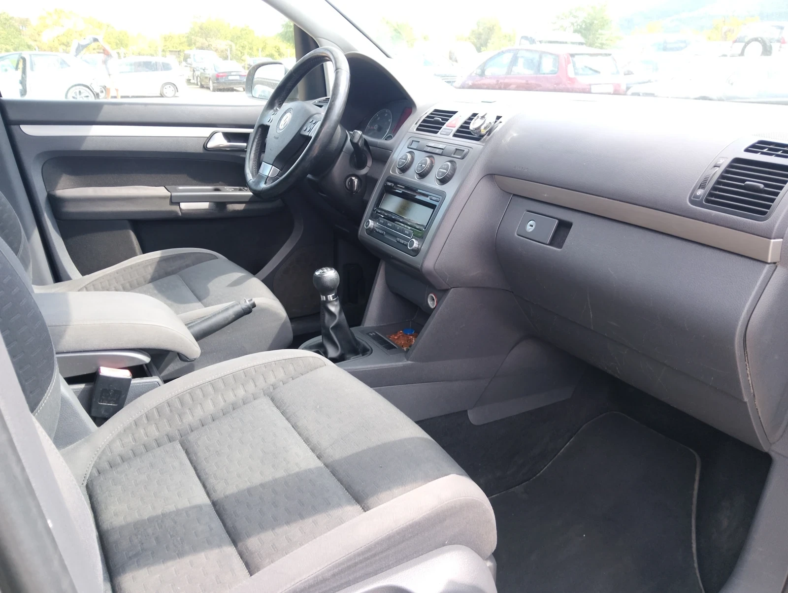VW Touran 1.9TDI, снимка 8 - Автомобили и джипове - 56172614