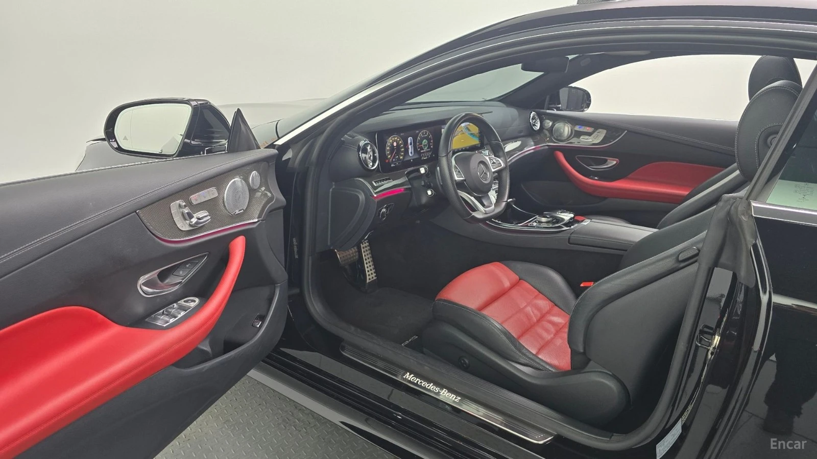 Mercedes-Benz E 400 4MATIC COUPE* HUD* КОЖА* НАВИ* ПАНО* АВТОКРЕДИТ, снимка 9 - Автомобили и джипове - 55664618