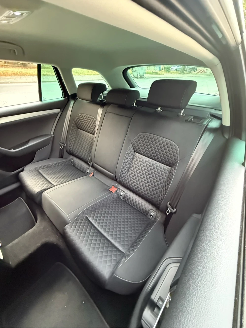 Skoda Superb Matrix / Digital Dash / DSG, снимка 15 - Автомобили и джипове - 56258233