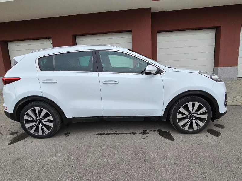 Kia Sportage, снимка 5 - Автомобили и джипове - 47607716