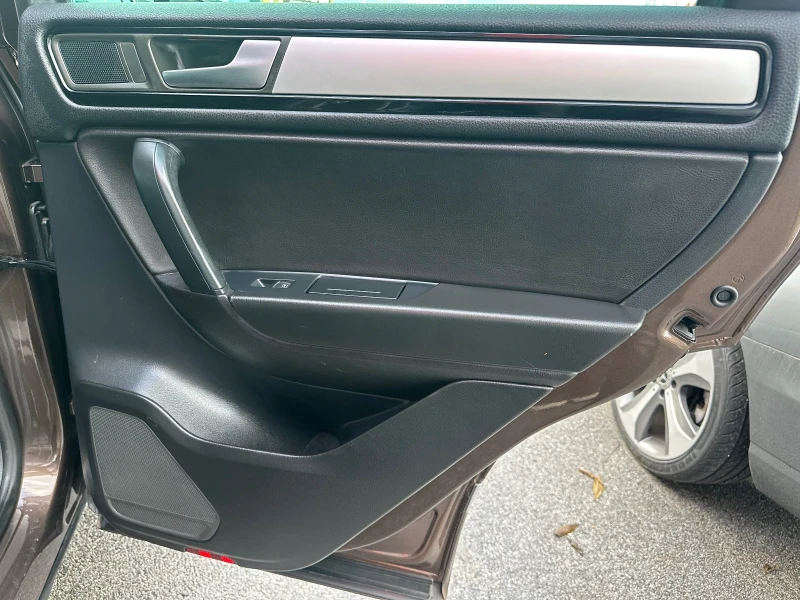 VW Touareg 3, 0tdi Exlusive SPORT, снимка 16 - Автомобили и джипове - 52496018