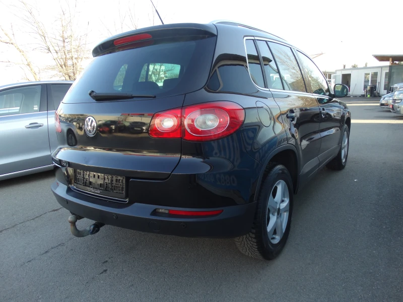 VW Tiguan 2.0TDI * * 4X4* * ПЪЛНА СЕРВИЗНА ИСТОРИЯ!!!, снимка 3 - Автомобили и джипове - 52736649