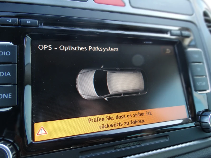 VW Tiguan 2.0TDI * * 4X4* * ПЪЛНА СЕРВИЗНА ИСТОРИЯ!!!, снимка 16 - Автомобили и джипове - 52736649