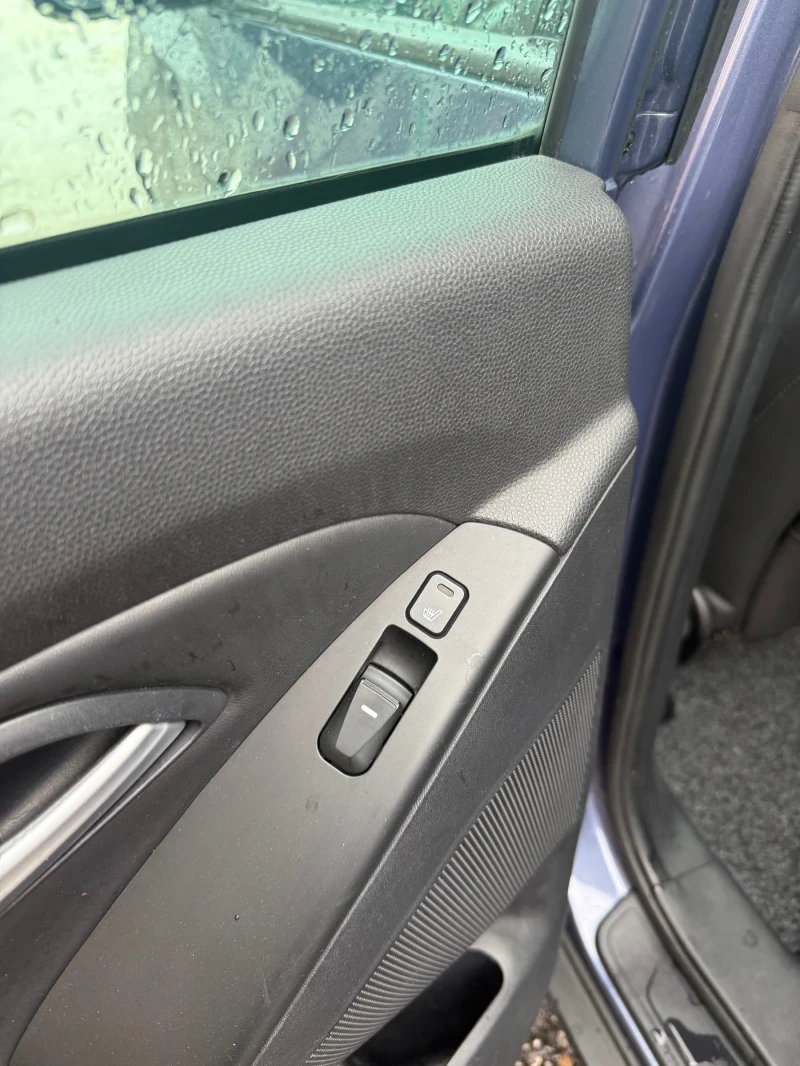 Hyundai IX35 1.7, снимка 15 - Автомобили и джипове - 52841940