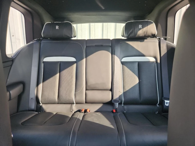 Rolls-Royce Cullinan Starlight* Flagbearer* Каляска* V12* Телевизори* , снимка 10 - Автомобили и джипове - 53287126