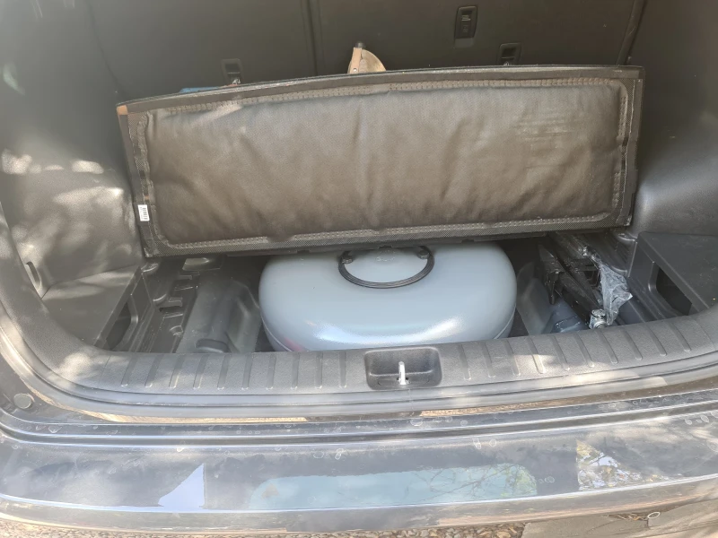 Hyundai Tucson, снимка 15 - Автомобили и джипове - 53287885