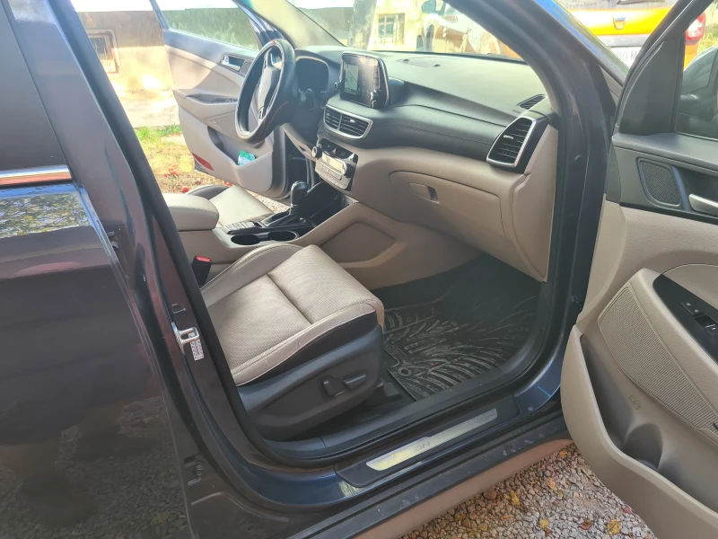 Hyundai Tucson, снимка 7 - Автомобили и джипове - 53287885