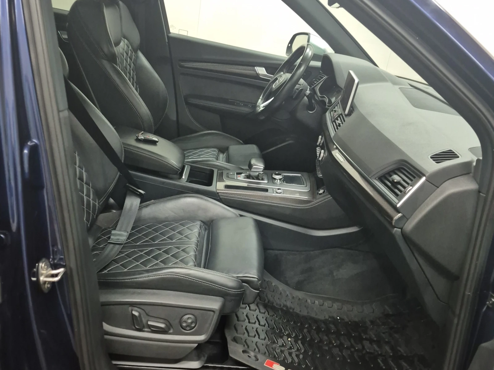 Audi SQ5 PROGRESSIV* CARFAX * АвтоКредит * Цена до България - изображение 9
