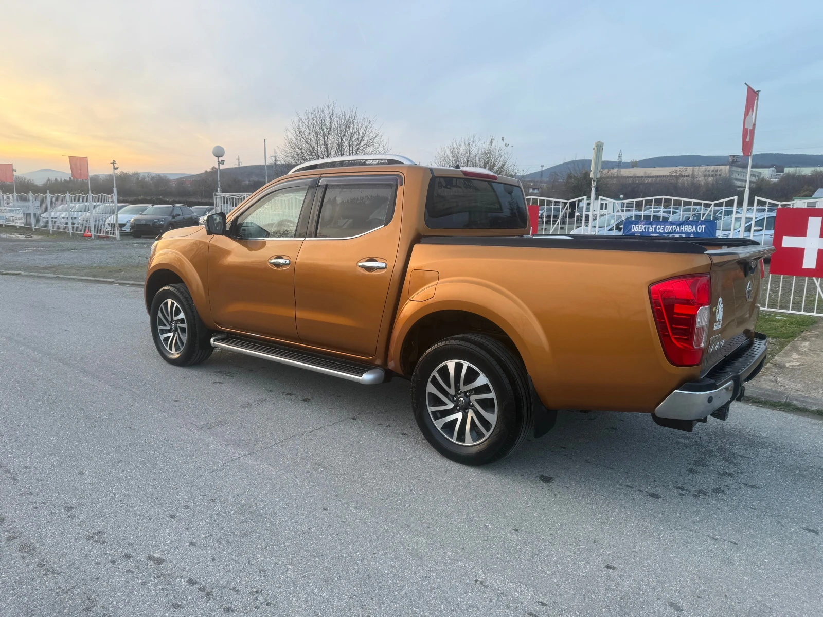Nissan Navara 2.3 4x4 AUT. NAVI FULL ШВЕЙЦАРИЯ - изображение 2