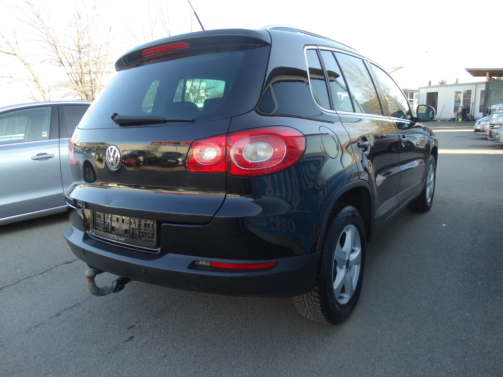 VW Tiguan 2.0TDI * * 4X4* * ПЪЛНА СЕРВИЗНА ИСТОРИЯ!!! - изображение 3