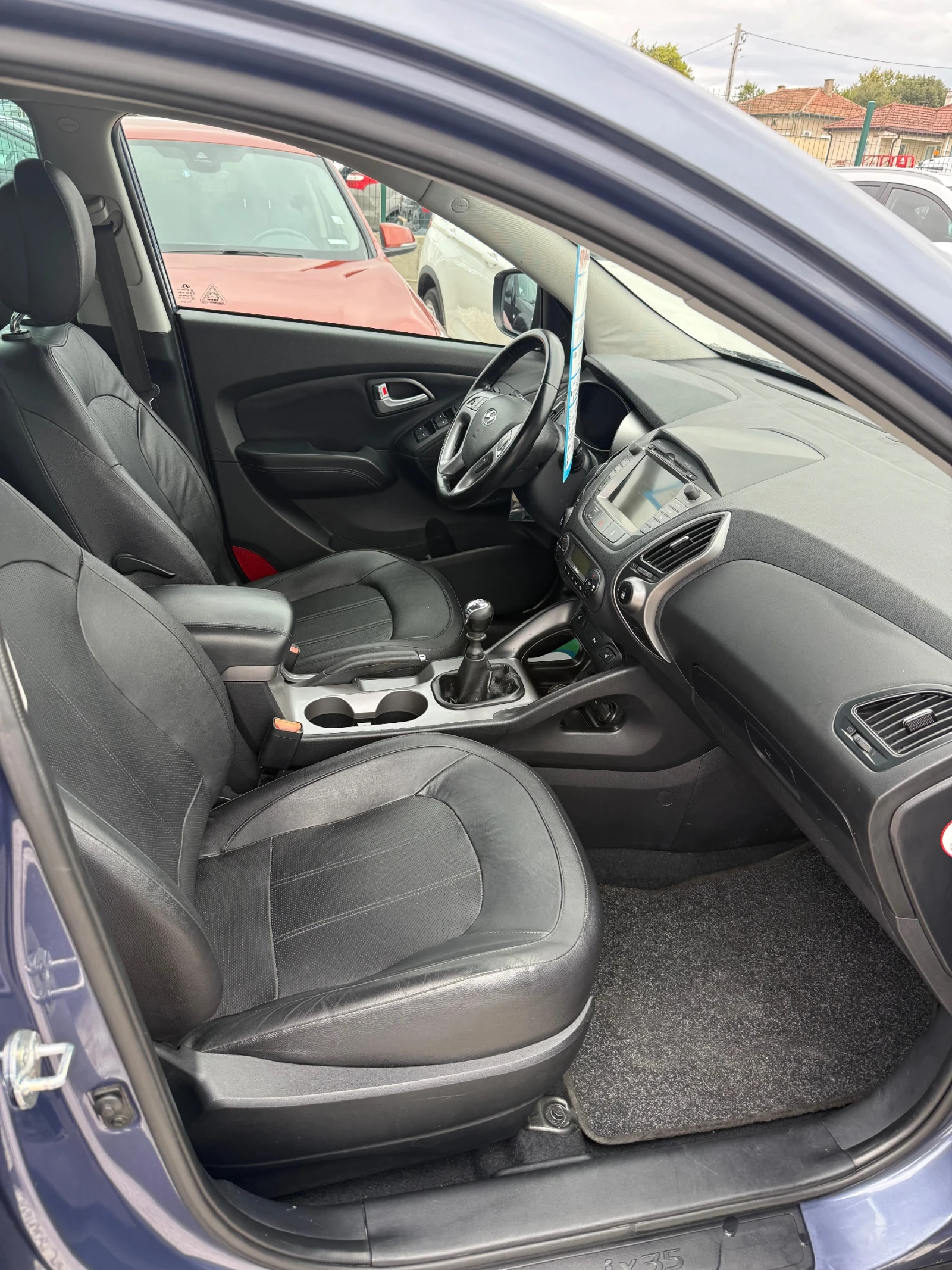 Hyundai IX35 1.7 - изображение 8