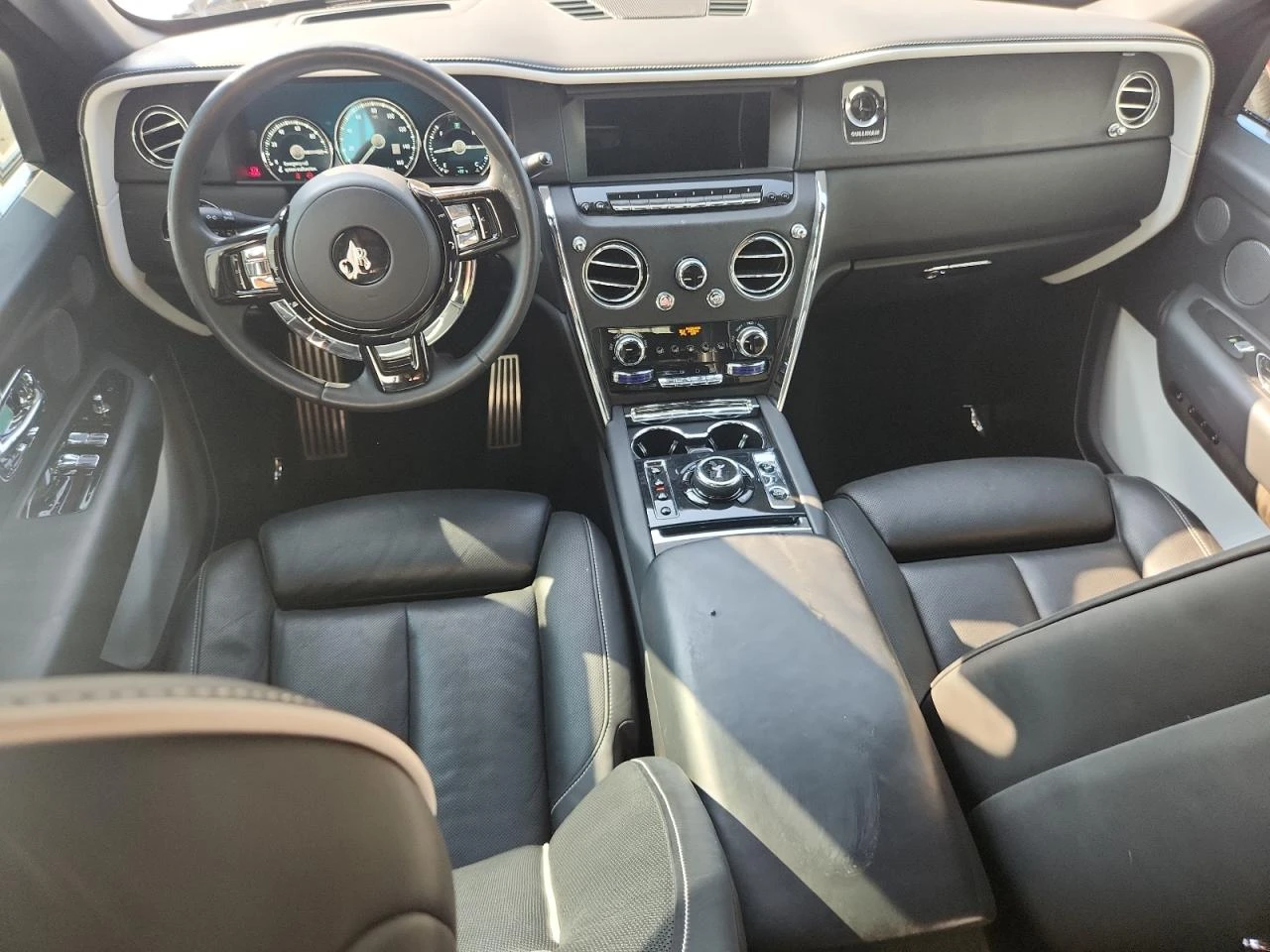 Rolls-Royce Cullinan Starlight* Flagbearer* Каляска* V12* Телевизори*  - изображение 8