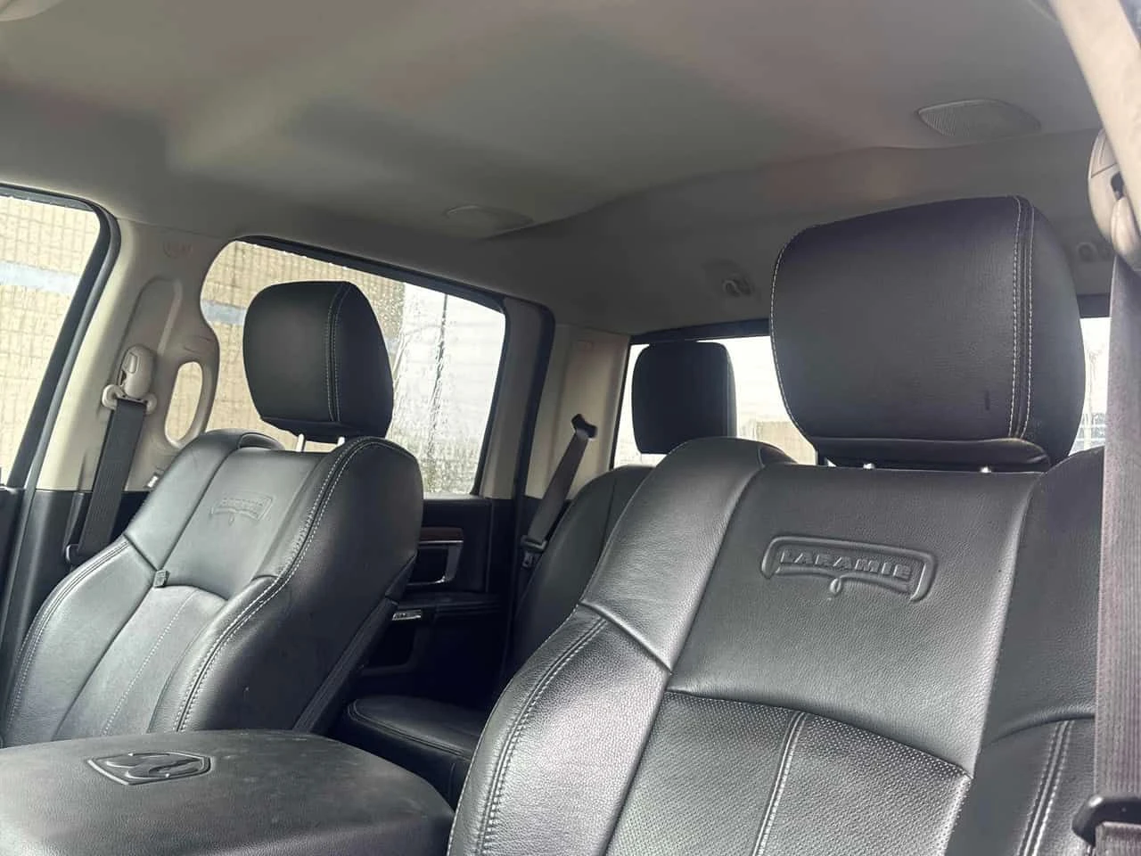 Dodge RAM 1500 * Laramie * ОБДУХВАНЕ * КОМПЛЕКТ ГУМИ, снимка 16 - Автомобили и джипове - 54484459