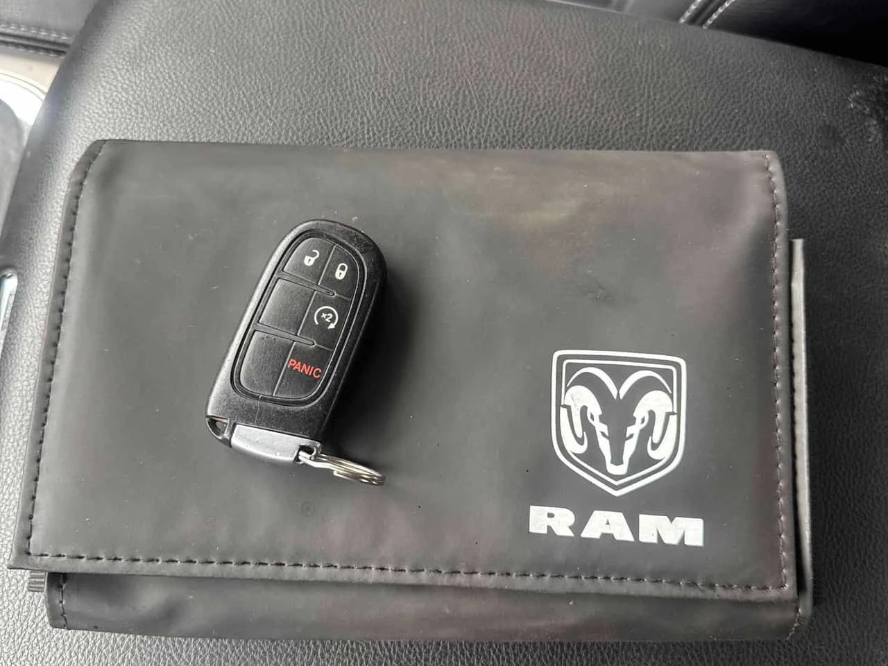 Dodge RAM 1500 * Laramie * ОБДУХВАНЕ * КОМПЛЕКТ ГУМИ, снимка 10 - Автомобили и джипове - 54484459