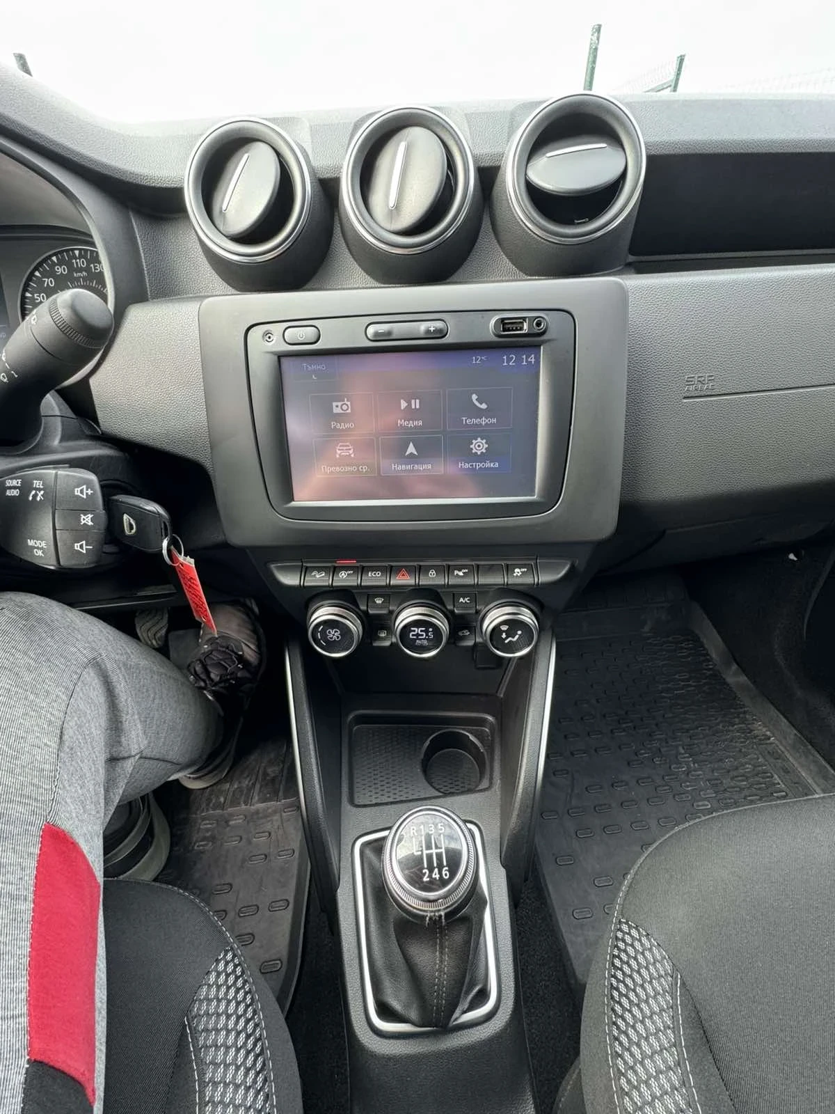 Dacia Duster 1.5 dci, 84000km, 4x4 , снимка 8 - Автомобили и джипове - 54510514