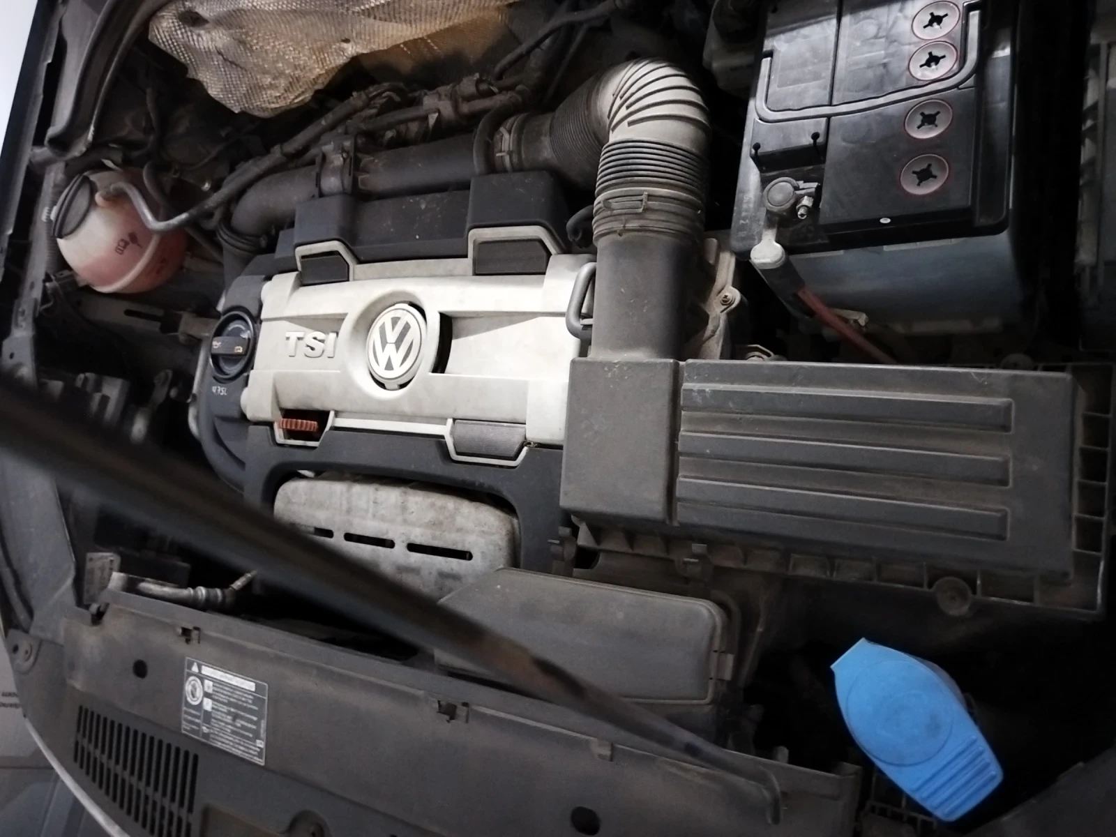 VW Tiguan 1400-Бензин, снимка 11 - Автомобили и джипове - 54837681