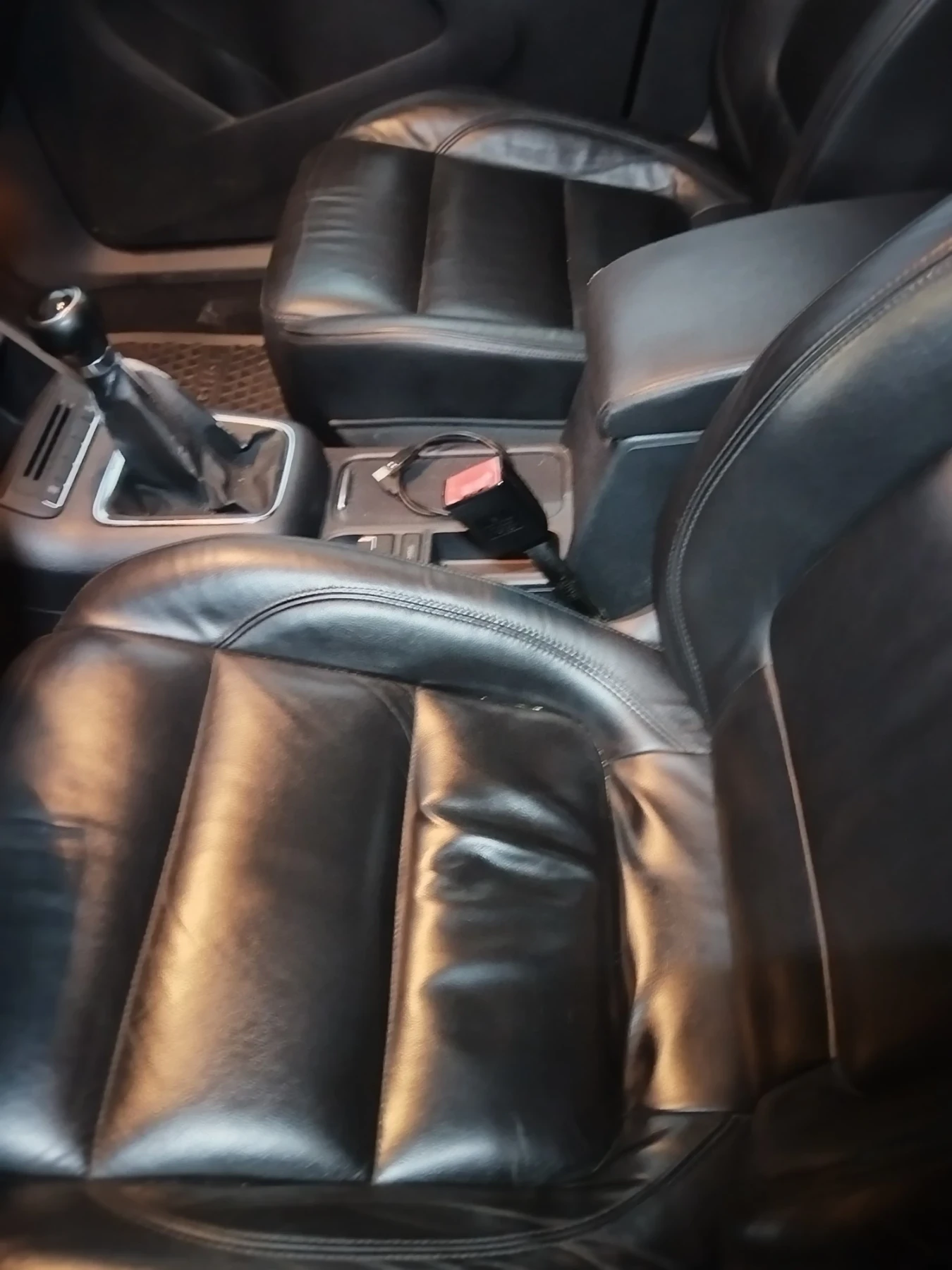 VW Tiguan 1400-Бензин, снимка 8 - Автомобили и джипове - 54837681