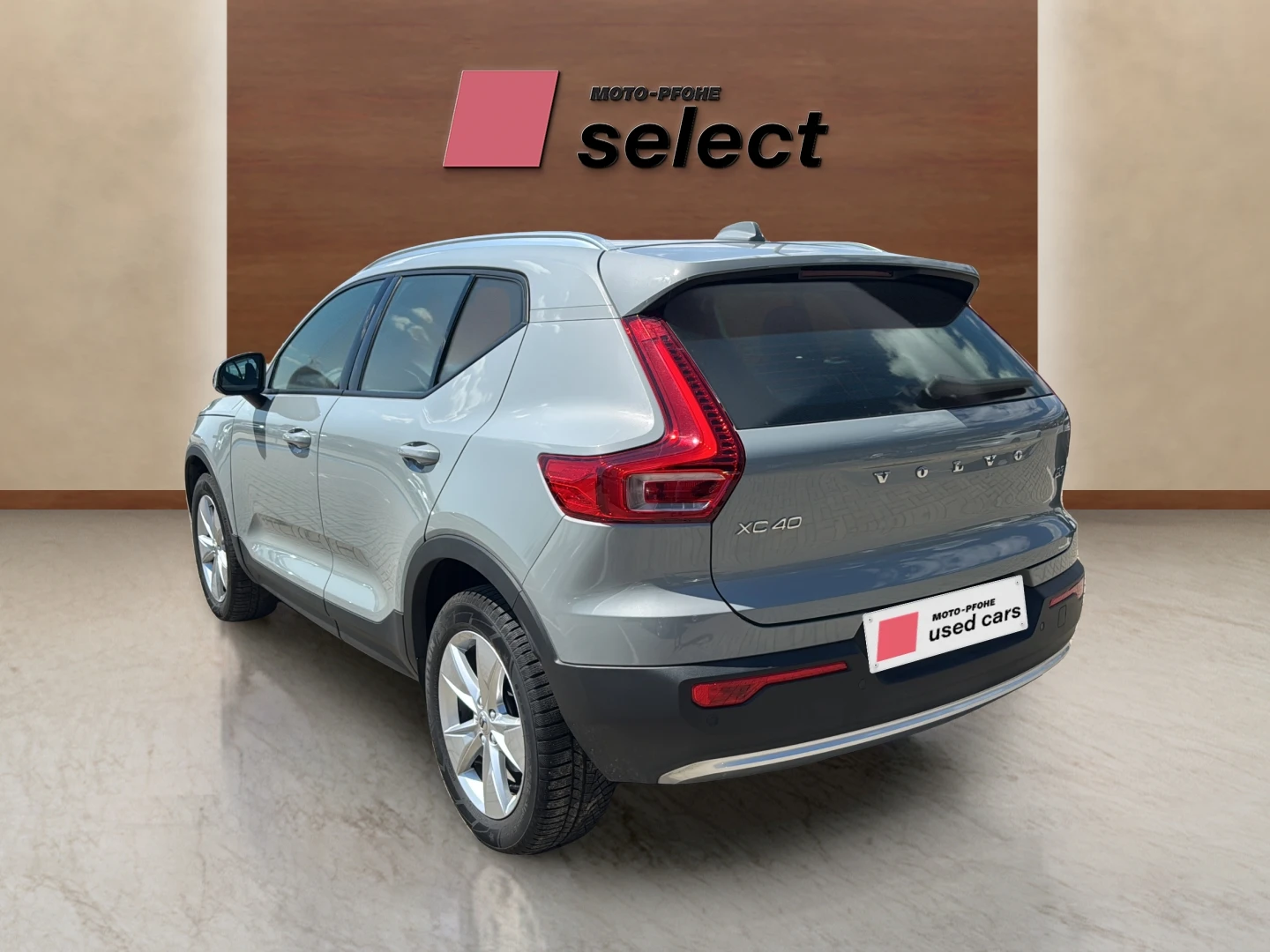 Volvo XC40 2.0 B3, снимка 6 - Автомобили и джипове - 55743765