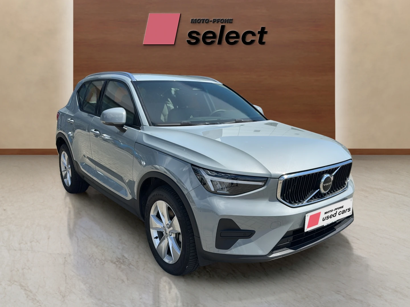 Volvo XC40 2.0 B3, снимка 2 - Автомобили и джипове - 55743765