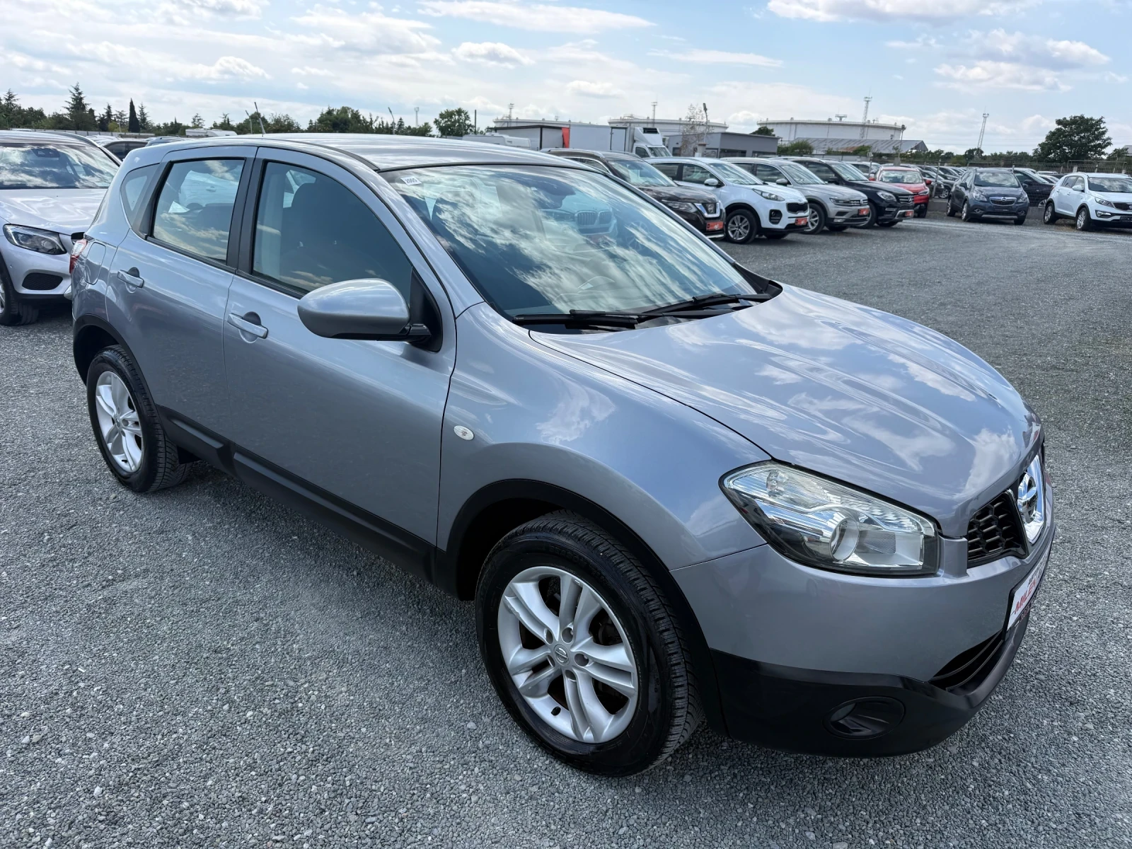 Nissan Qashqai (KATO НОВА), снимка 3 - Автомобили и джипове - 55845365
