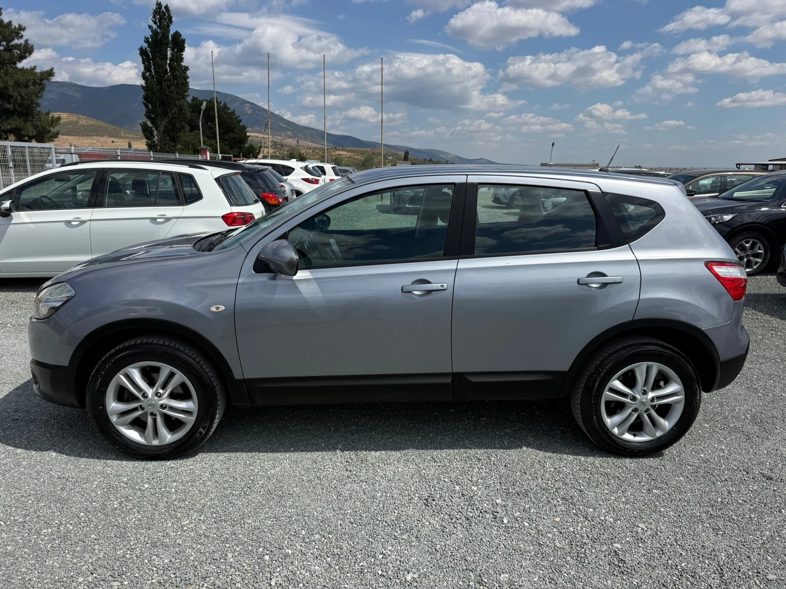 Nissan Qashqai (KATO НОВА), снимка 10 - Автомобили и джипове - 55845365